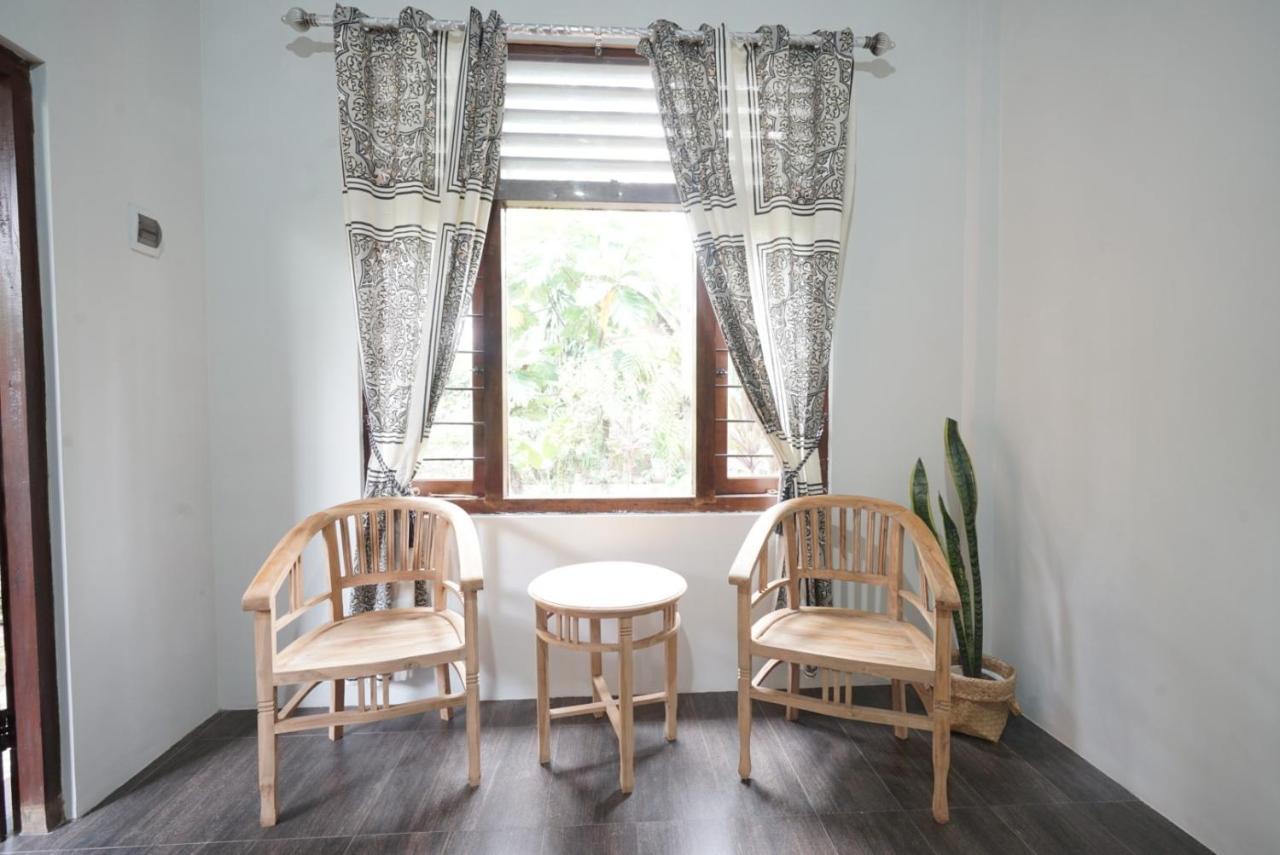 בניוואנגי Bata Merah Homestay מראה חיצוני תמונה
