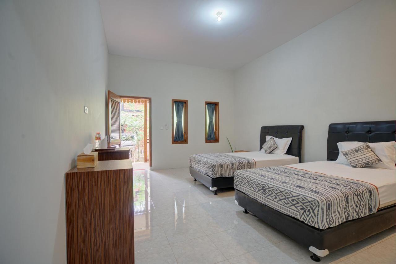 בניוואנגי Bata Merah Homestay מראה חיצוני תמונה
