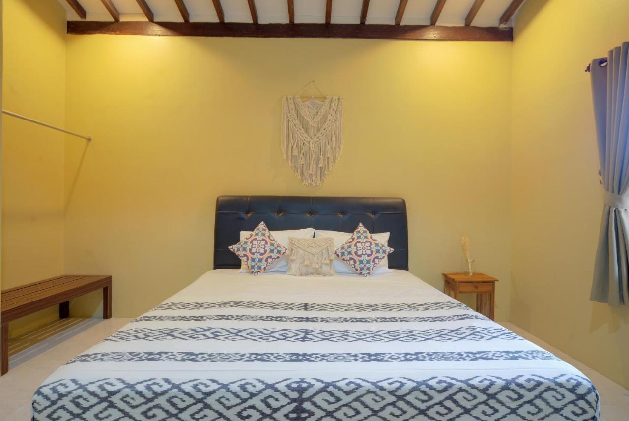 בניוואנגי Bata Merah Homestay מראה חיצוני תמונה