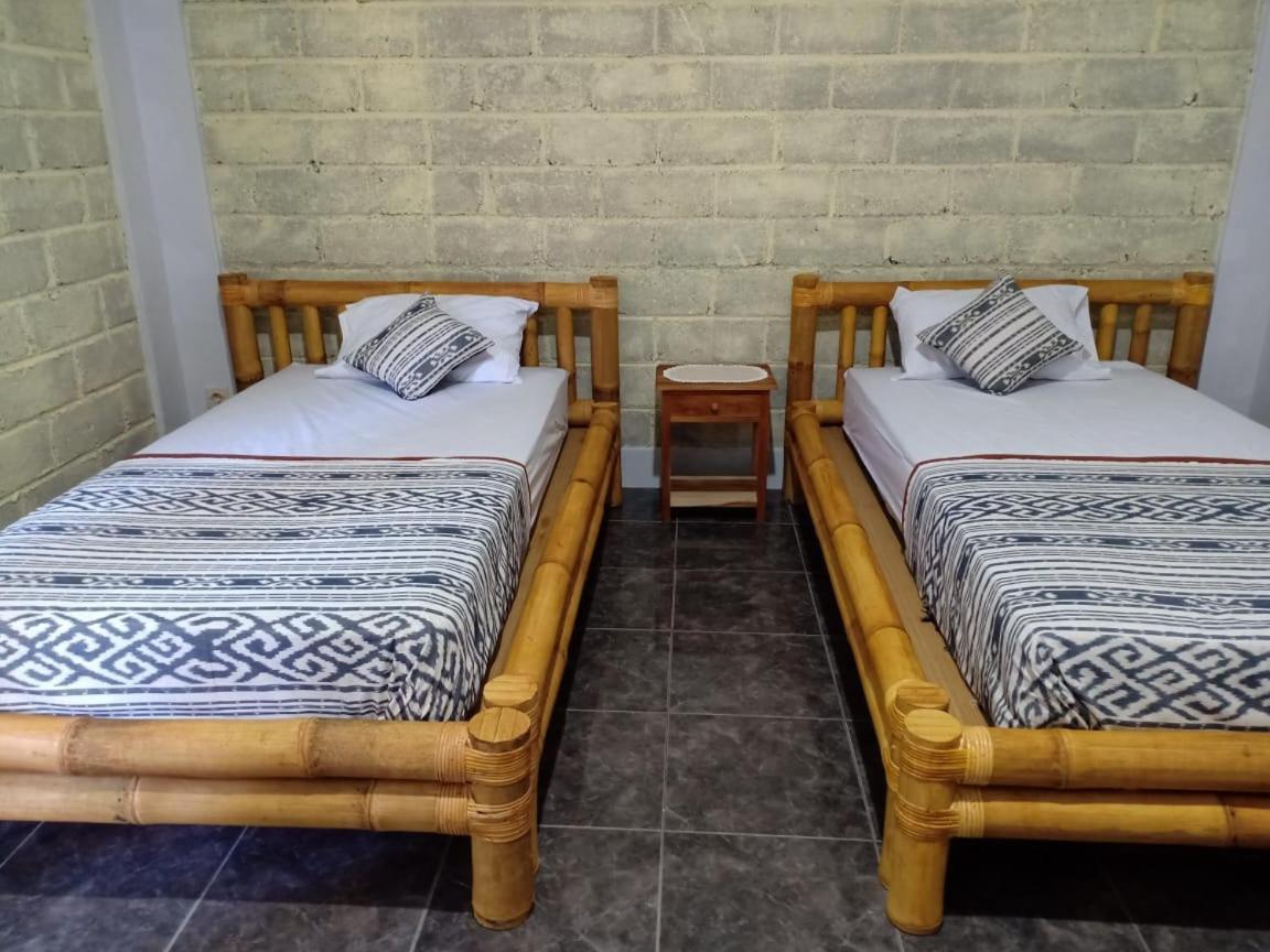 בניוואנגי Bata Merah Homestay מראה חיצוני תמונה