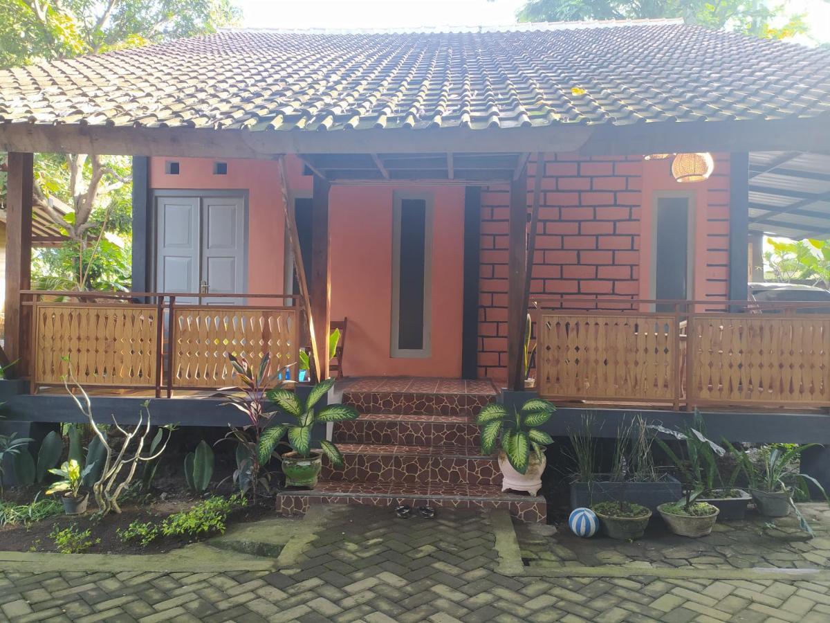בניוואנגי Bata Merah Homestay מראה חיצוני תמונה