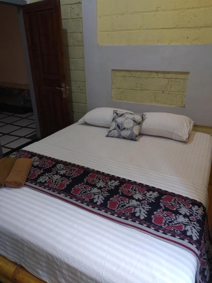 בניוואנגי Bata Merah Homestay מראה חיצוני תמונה