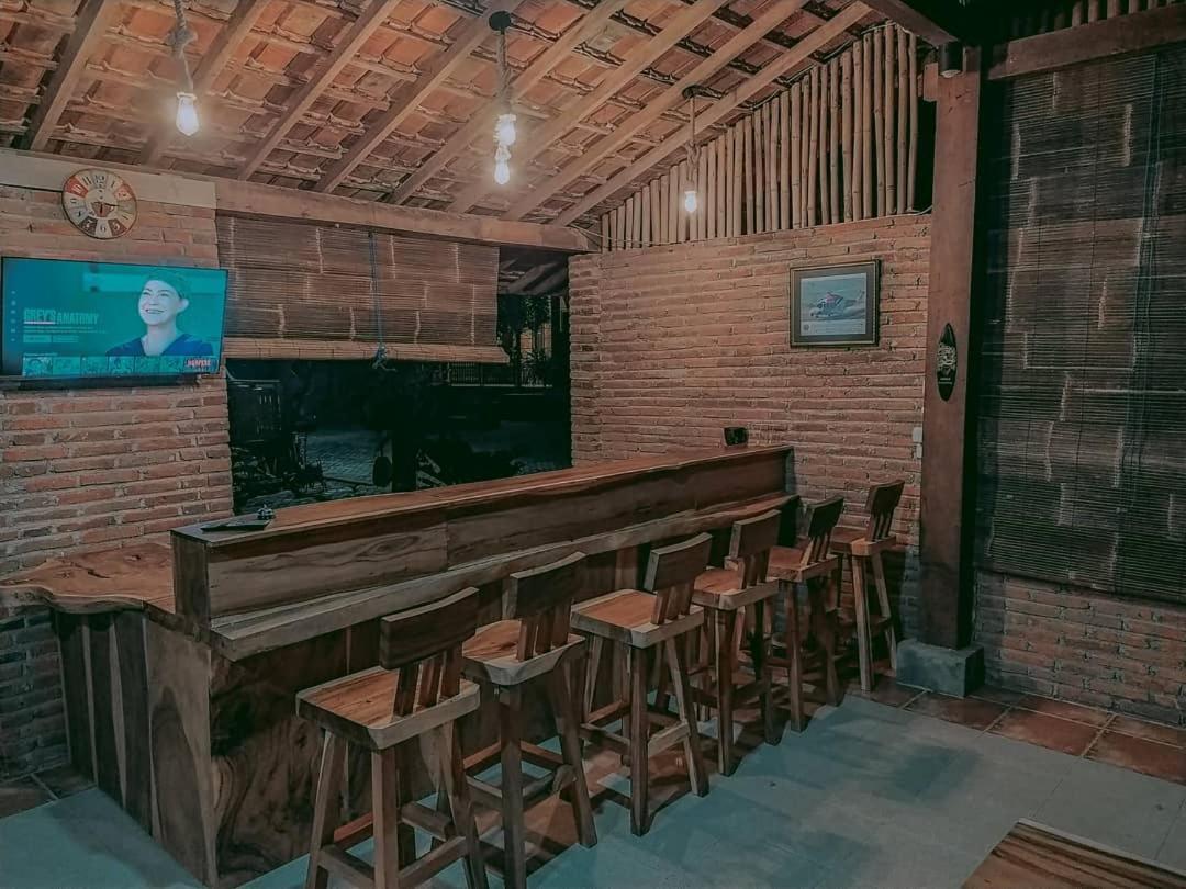 בניוואנגי Bata Merah Homestay מראה חיצוני תמונה