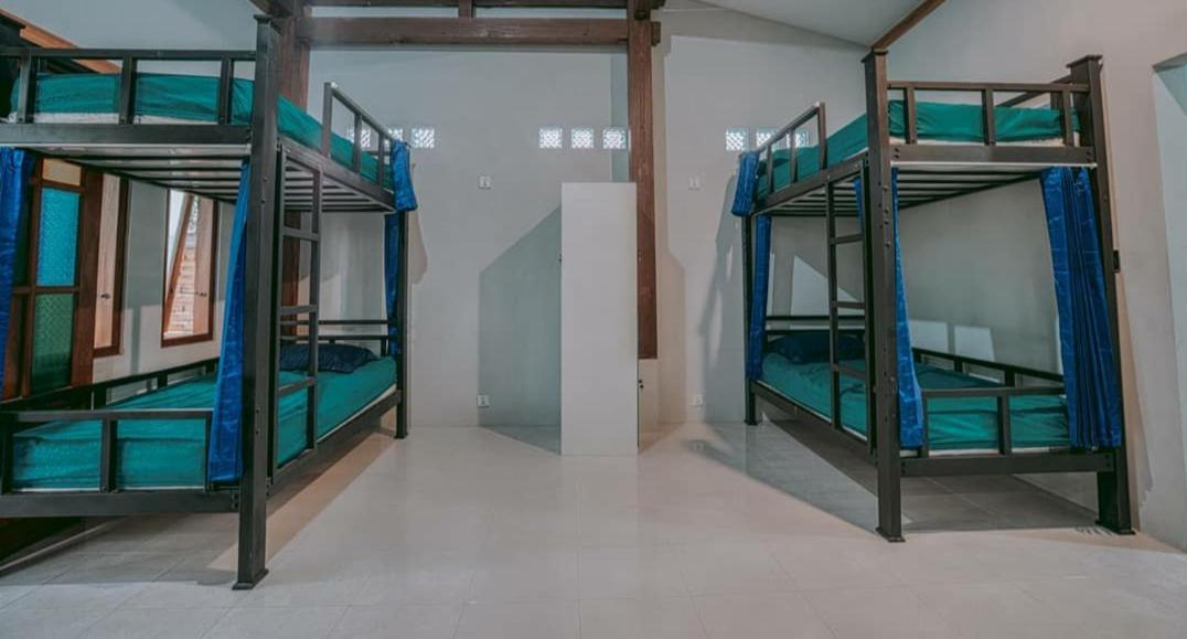 בניוואנגי Bata Merah Homestay מראה חיצוני תמונה