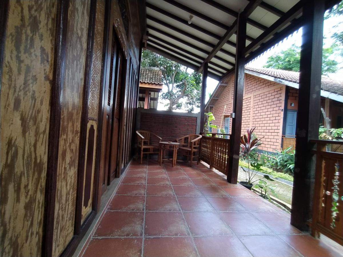 בניוואנגי Bata Merah Homestay מראה חיצוני תמונה