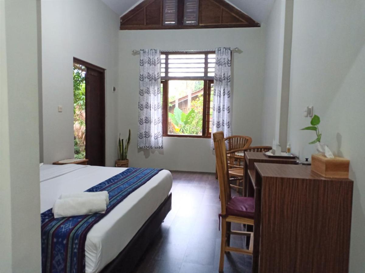 בניוואנגי Bata Merah Homestay מראה חיצוני תמונה